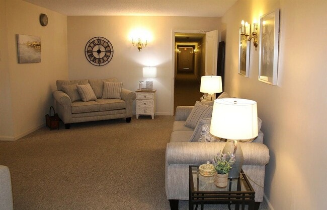 Building Photo - 514 E Olive St