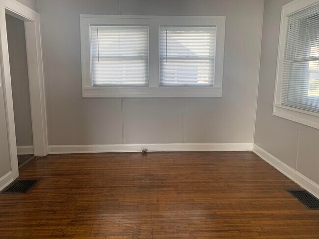 Foto del edificio - 4202 Carrollton Ave