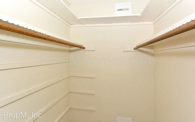 Building Photo - 2875 Swifton Dr