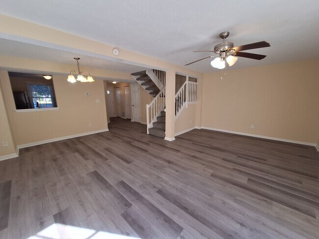 Building Photo - 501 Chanticlair Court