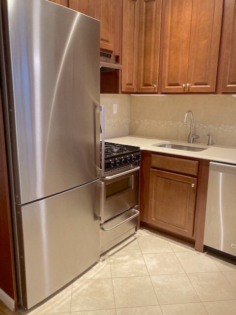 Kitchen - 41 W 69th St