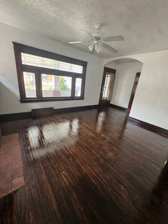 Foto del edificio - 2217 W 105th St