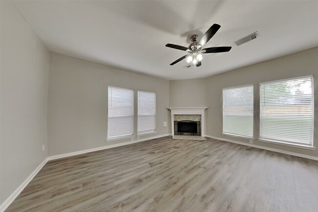 Foto del edificio - 21643 Bay Palms Dr
