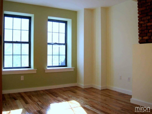 Building Photo - 1249 Jefferson Ave
