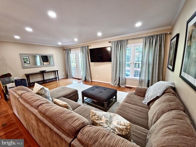 Foto del edificio - 8002 Tanworth Ct
