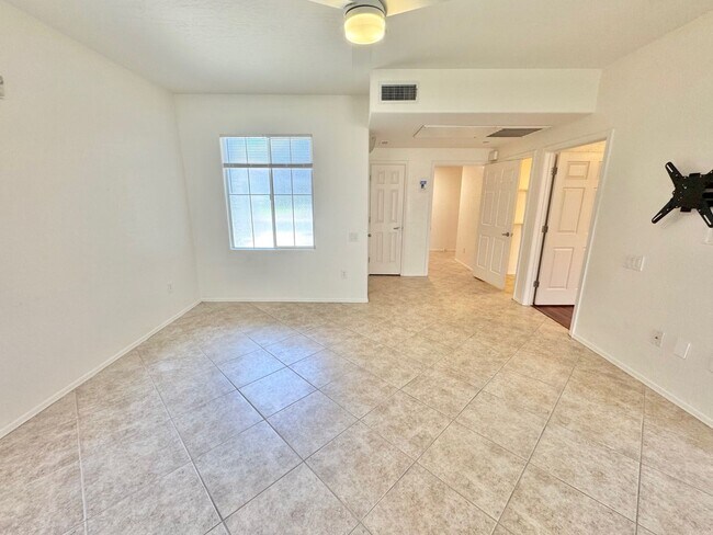 Foto del edificio - Charming 1 bedroom, 1 bathroom condo near Summerlin in desirable West Las Vegas