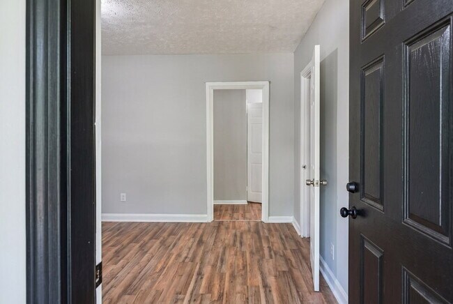 Building Photo - 50 Eddy Dr