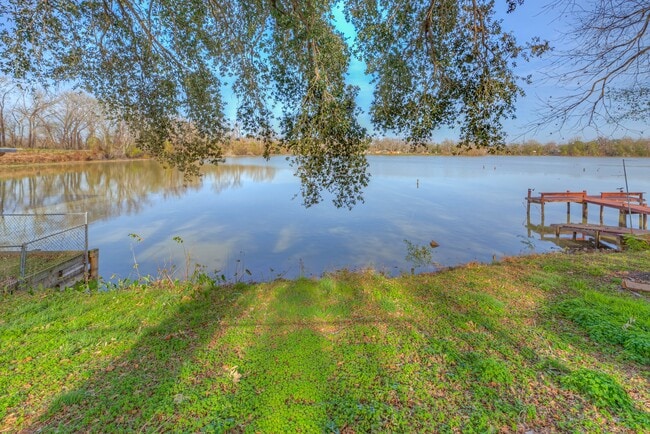 Building Photo - 1606 E Taylor Lake Cir