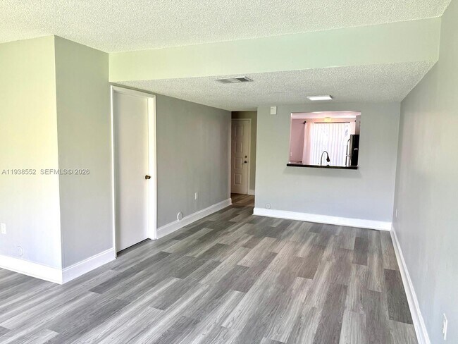 Foto del edificio - 3872 NW 90th Ave