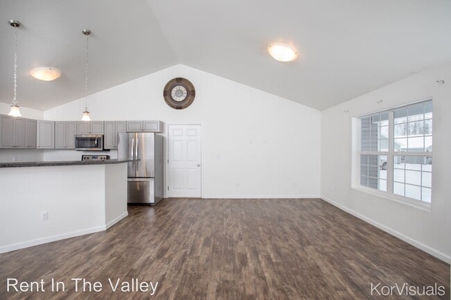 Building Photo - 4522-4528 W Fraser Dr