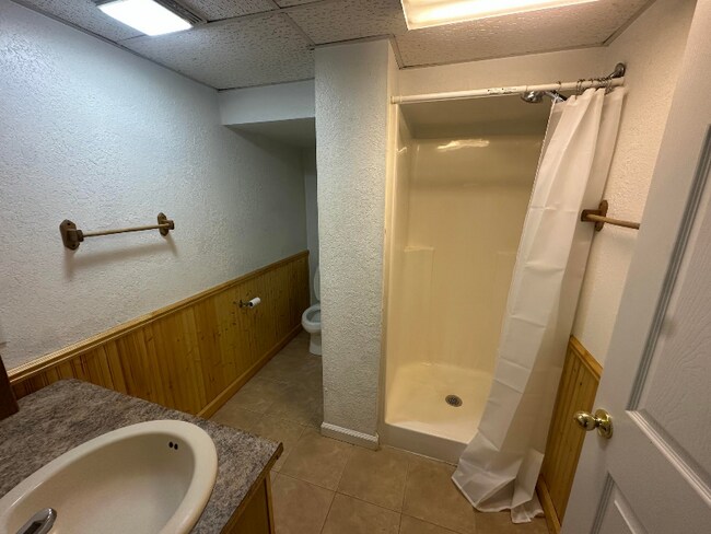 Building Photo - 14915 Michigan Ave