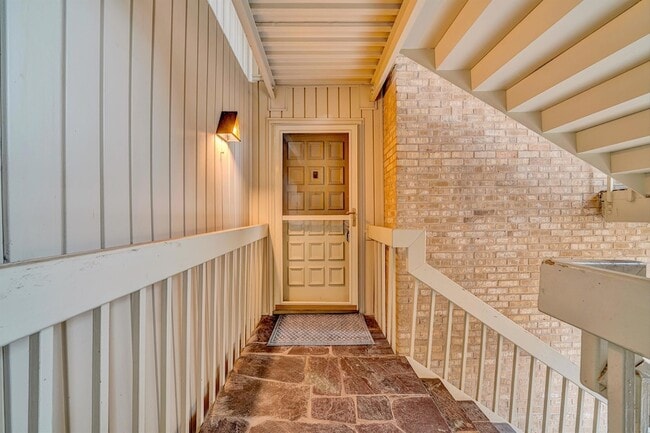 Building Photo - 5260 Crossbow Cir