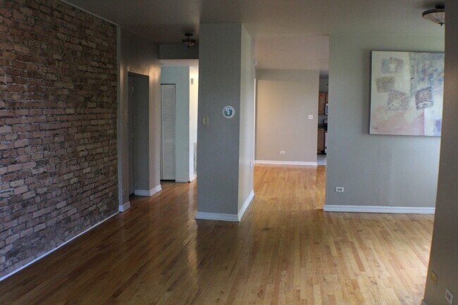 Building Photo - 6800 S Dante Ave