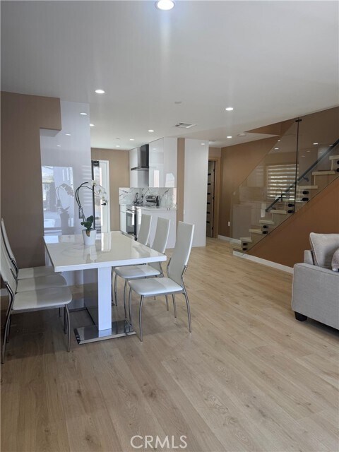 Foto del edificio - 8242 Morse Ave