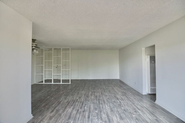 Building Photo - 5502 Corteen Pl
