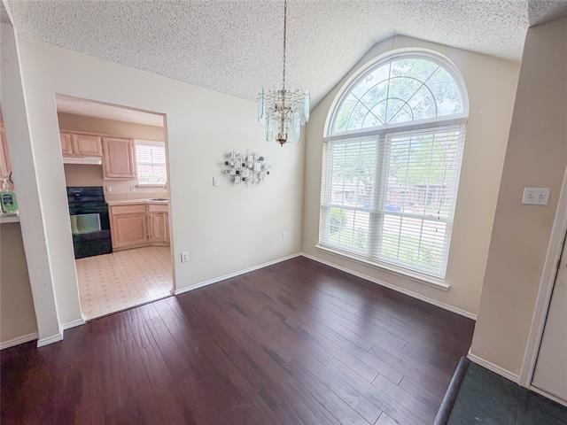 Building Photo - 554 Valley View Dr