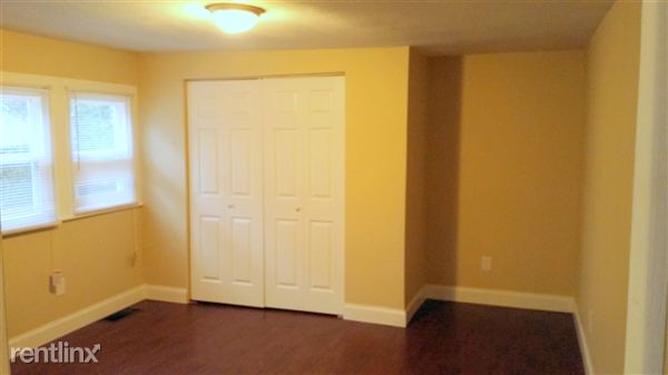 Building Photo - 636 Forest St NW