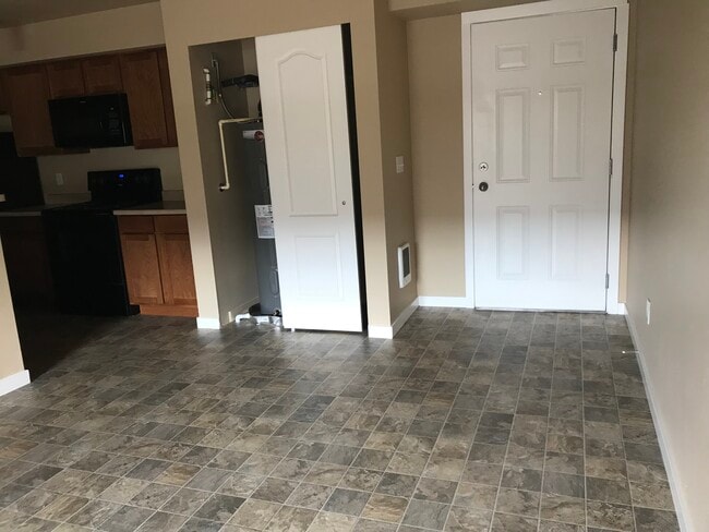 Building Photo - Pointe Apartments