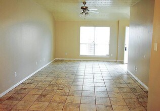 Building Photo - 22811 W Fairfax Village Cir