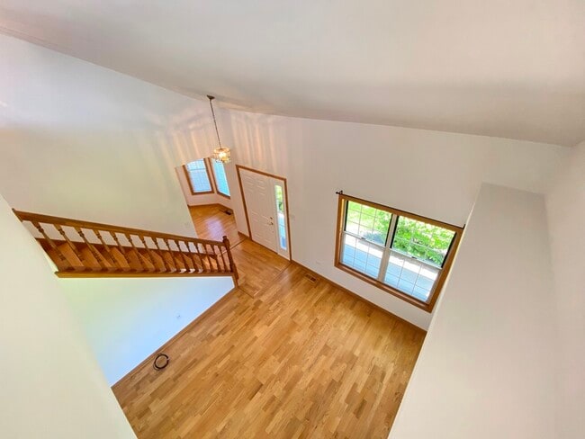 Building Photo - 3503 Willowview Ct