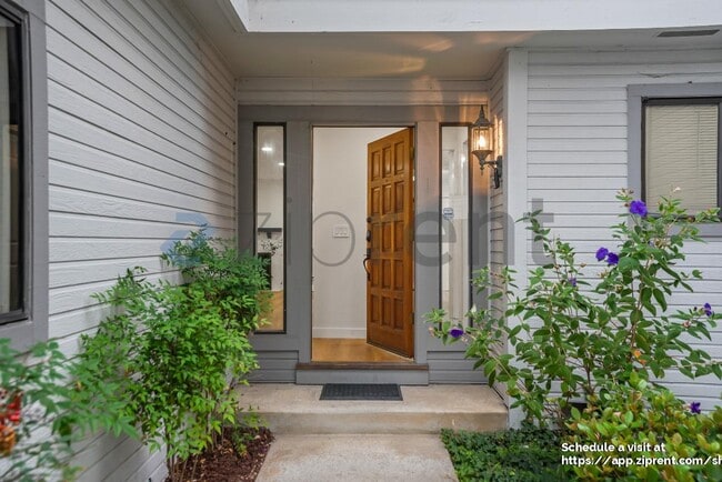 Building Photo - 1260 Sierra Village Pl