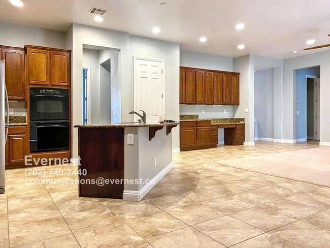 Building Photo - 8225 Broad Peak Dr