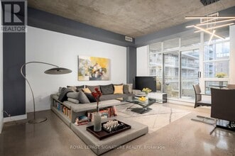 Building Photo - 19 Brant St