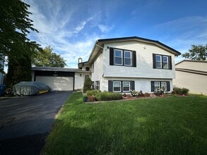 Building Photo - 2504 Brook Ln