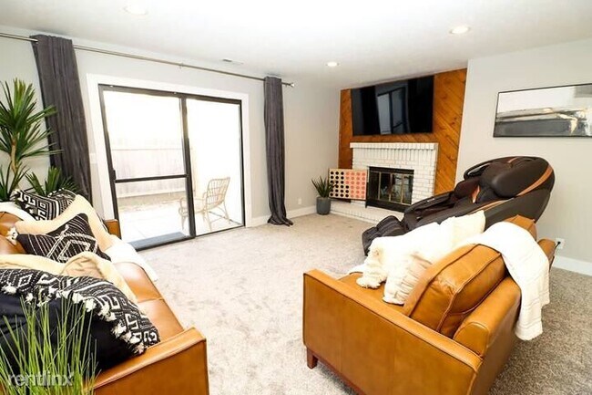 Building Photo - 4 br, 2 bath House - 611 Elmwood Avenue