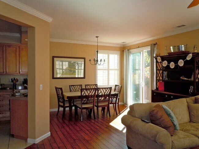Foto del edificio - 4090 Callaway Pl