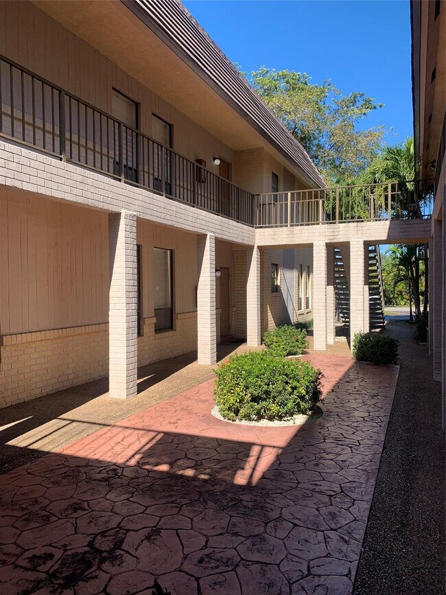 Foto del edificio - 9630 NW 35th St