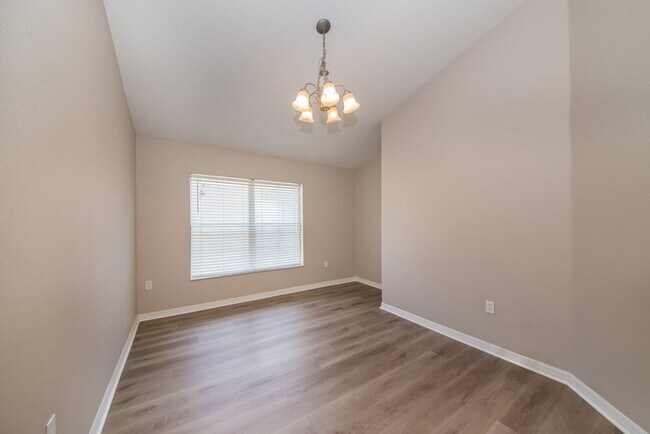 Foto del edificio - 1609 Carson White Ln