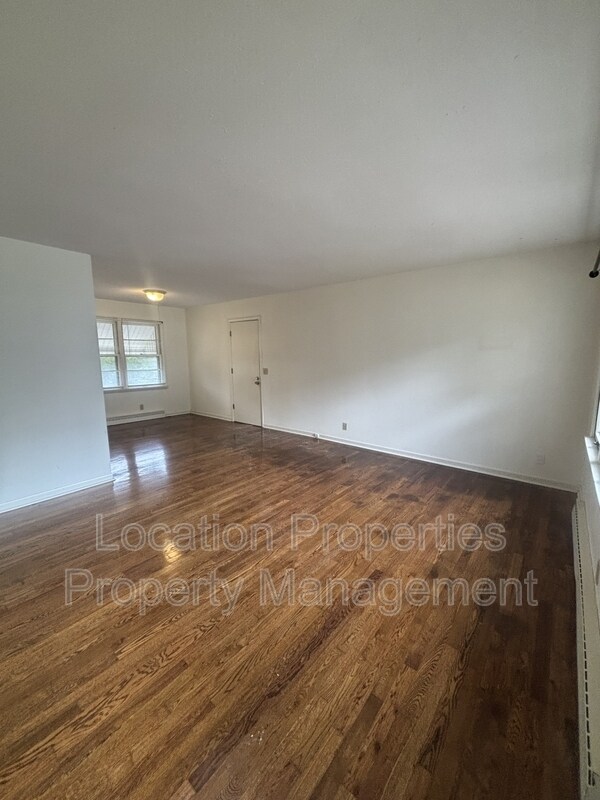 Foto del edificio - 2127 Mitchell St