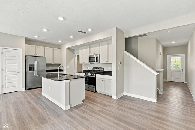 Building Photo - 9599 Beckett St