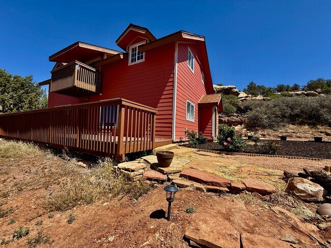 Foto del edificio - 4-BR Home with Horse Privileges in Apple Valley