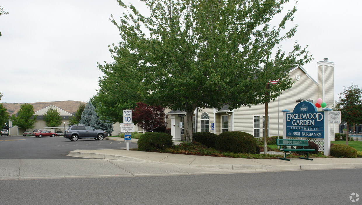 Primary Photo - Englewood Garden Villas