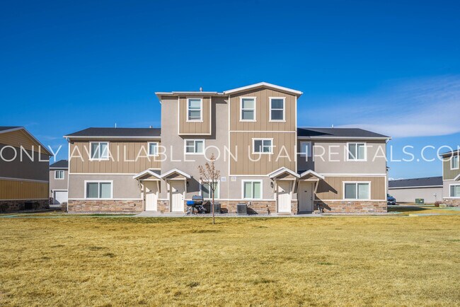 Building Photo - 678 N 190 E