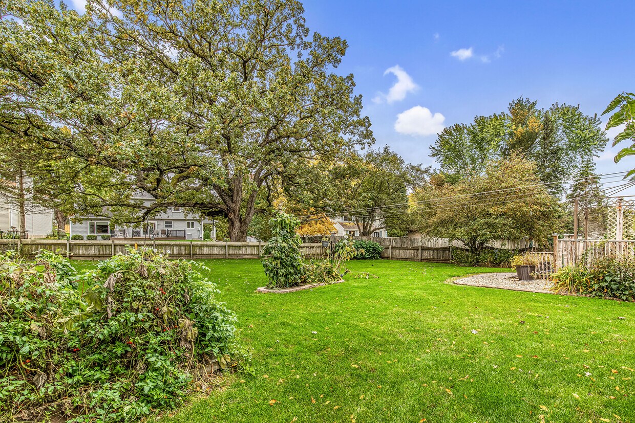 Foto principal - 5807 Black Walnut Dr