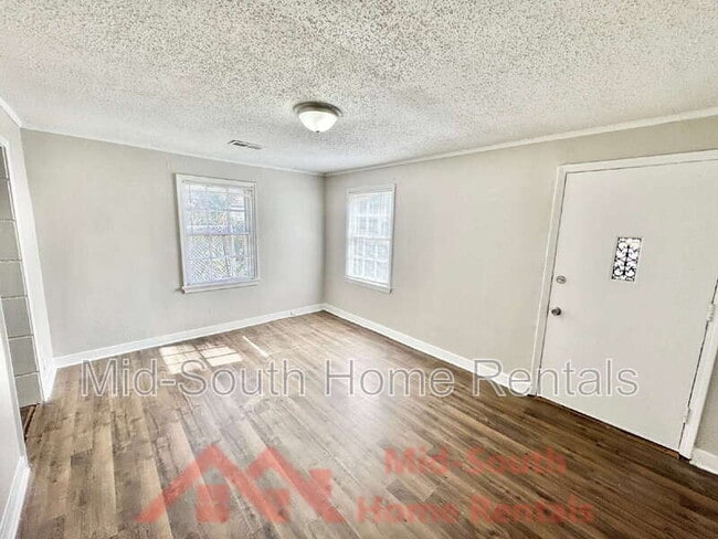 Foto del edificio - 2736 Dunn Ave