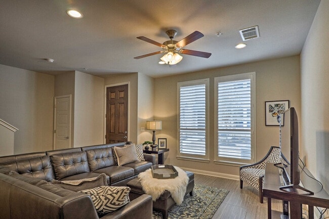 Foto del edificio - 2501 County Road 234-SI ID1385693P