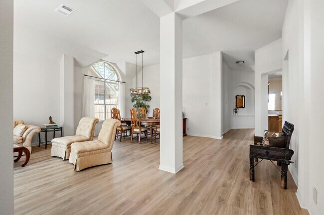 Building Photo - 10900 Peale Ct