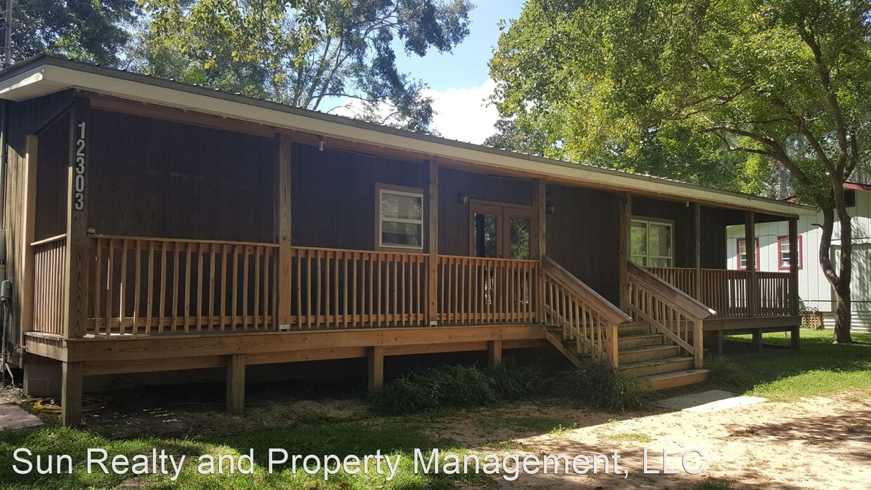 2 br, 2 bath House 12303 Fernwood Drive House Rental in Foley, AL