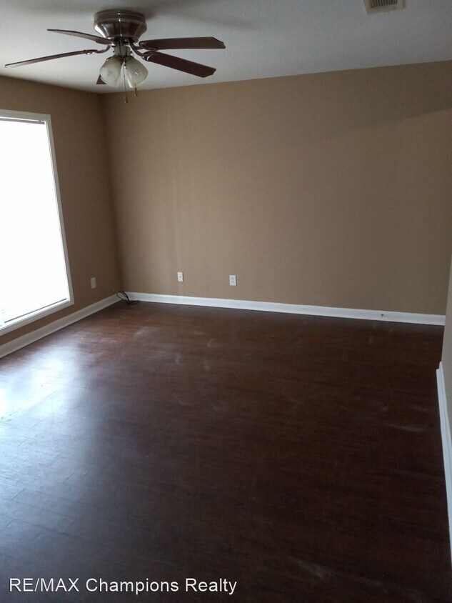 Building Photo - 3 br, 1 bath House - 3208 Doyle Avenue