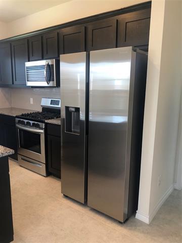 Foto del edificio - 2812 Desert Lily Ln