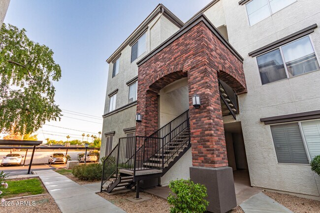 Foto del edificio - 3302 N 7th St