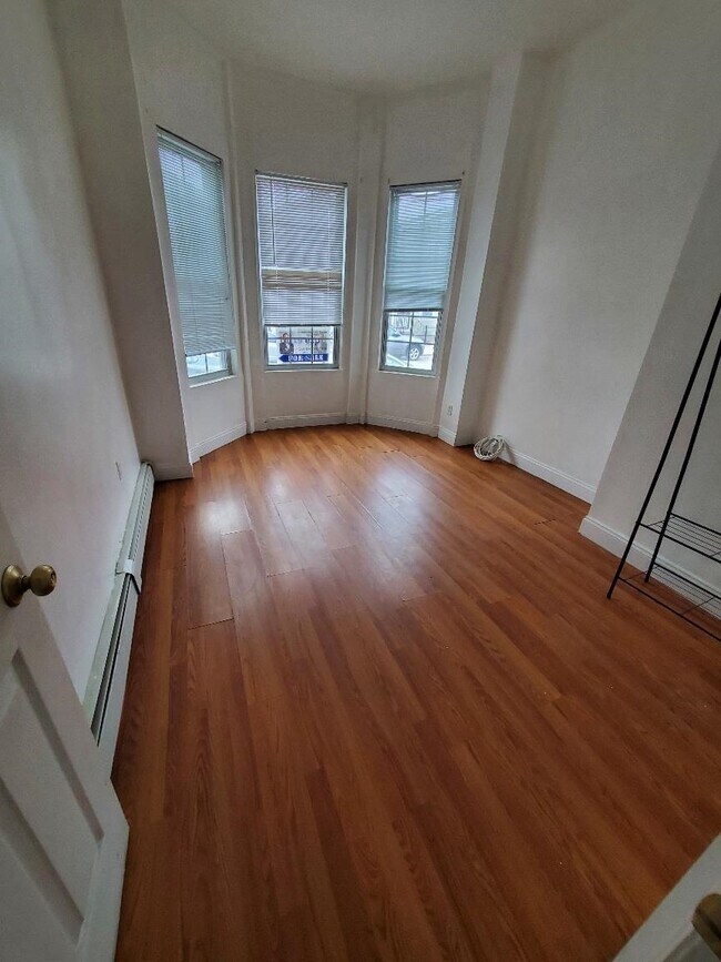 Foto del edificio - 78 Belmont Ave