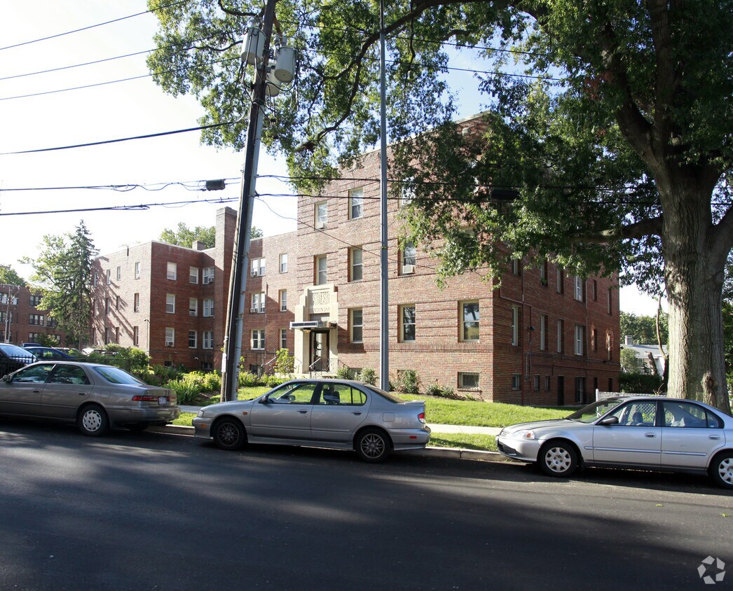 Foto del edificio - 5746 Colorado Ave NW