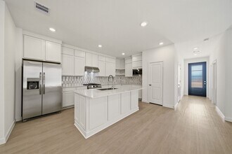 Building Photo - 21611 Colonial Medow Creek Trl