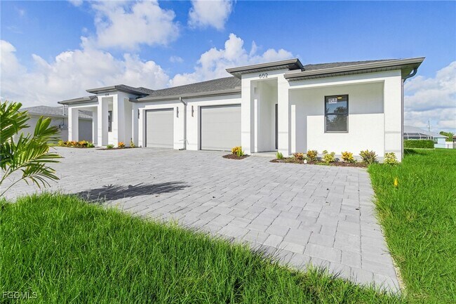 Foto del edificio - 602-604 SW 8th Pl