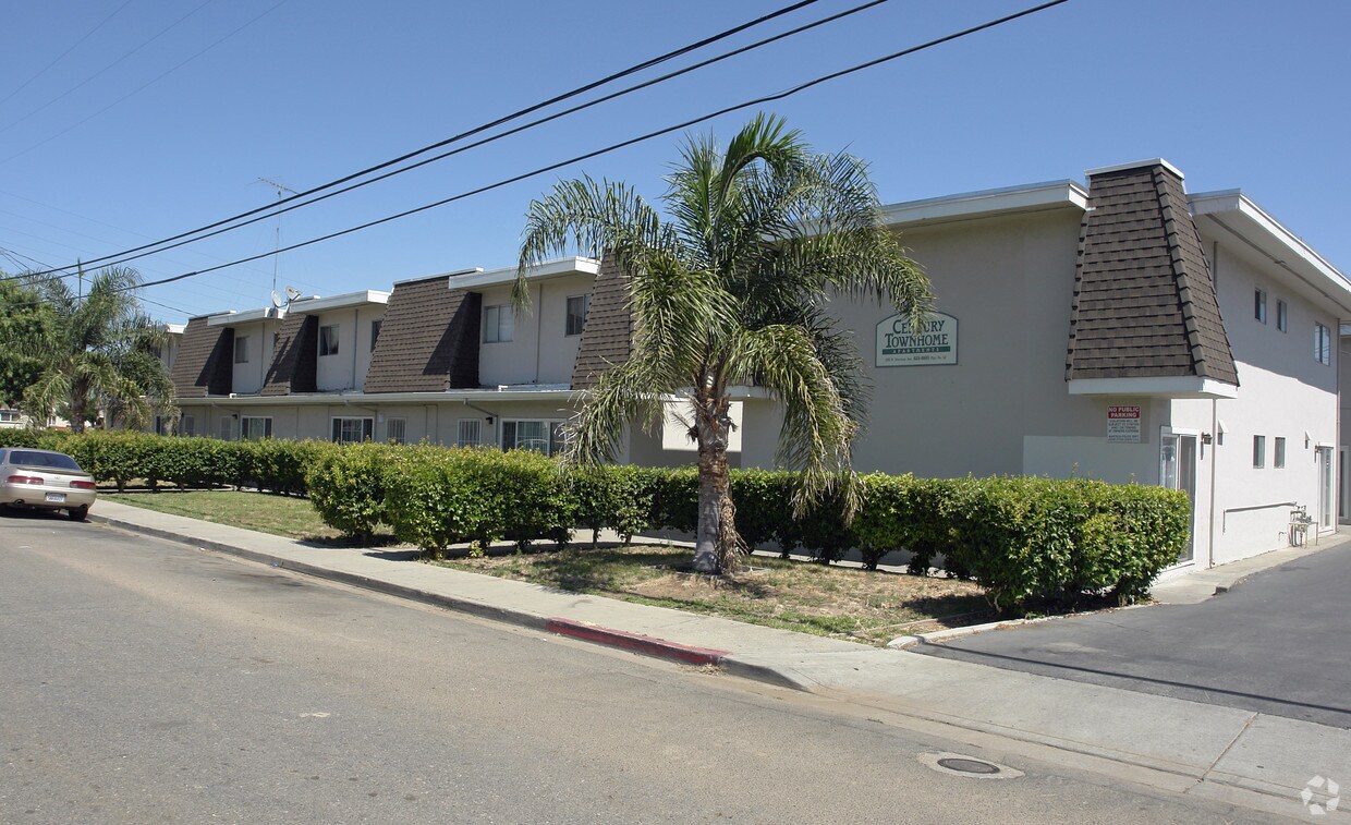 Foto del edificio - Century Townhomes